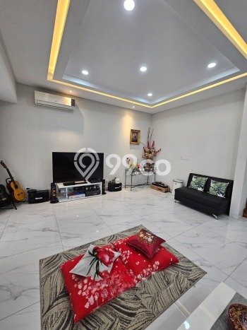 For Sale! Luxury House LT 180m2 Desain Modern di Green Lake City For Sale! Luxury House LT 180m2 Desain Modern di Green Lake City