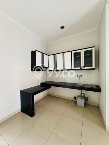 Rumah Luas Asri 3 KT Siap Pakai di Green Lake City Jakarta Barat Rumah Luas Asri 3 KT Siap Pakai di Green Lake City Jakarta Barat