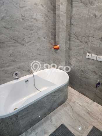 For Sale! Luxury House LT 180m2 Desain Modern di Green Lake City For Sale! Luxury House LT 180m2 Desain Modern di Green Lake City