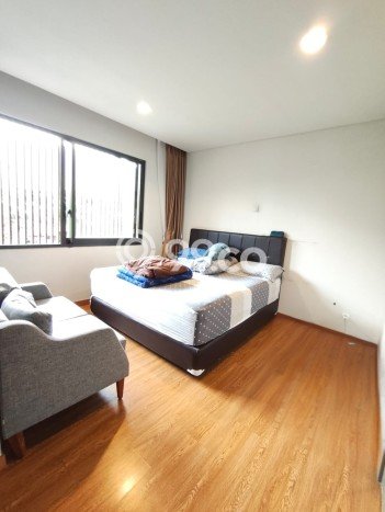 Siap Huni Hunian Elit 4 Kamar di BSD Dekat ke Mana Pun Siap Huni Hunian Elit 4 Kamar di BSD Dekat ke Mana Pun