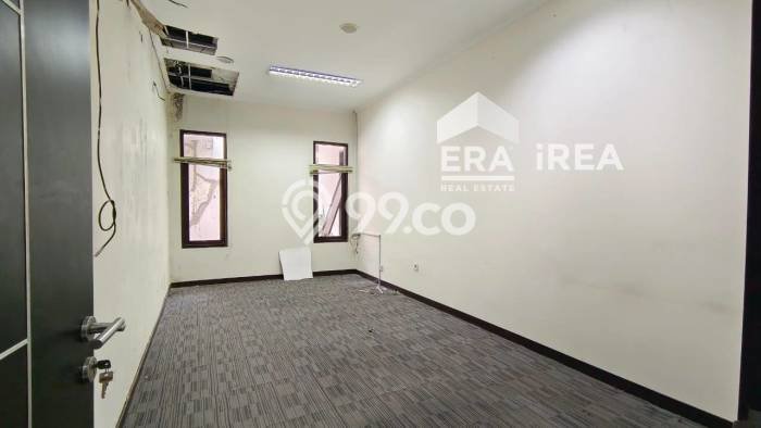 SEWA TERJANGKAU! Komersial di Wates, Luas 274m2m², Lokasi Komersial SEWA TERJANGKAU! Komersial di Wates, Luas 274m2m², Lokasi Komersial