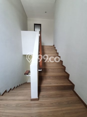Rumah Elit Modern Siap Huni di Lebak Bulus Jakarta Selatan Rumah Elit Modern Siap Huni di Lebak Bulus Jakarta Selatan