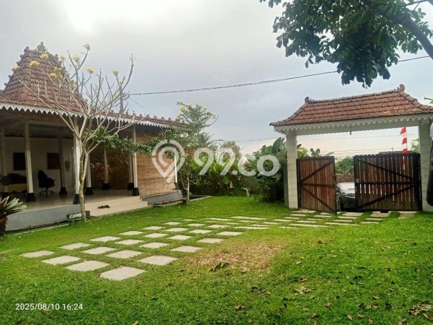 Vila di Turi, Ukuran 250m2m², Dekat dengan transportasi umum Vila di Turi, Ukuran 250m2m², Dekat dengan transportasi umum