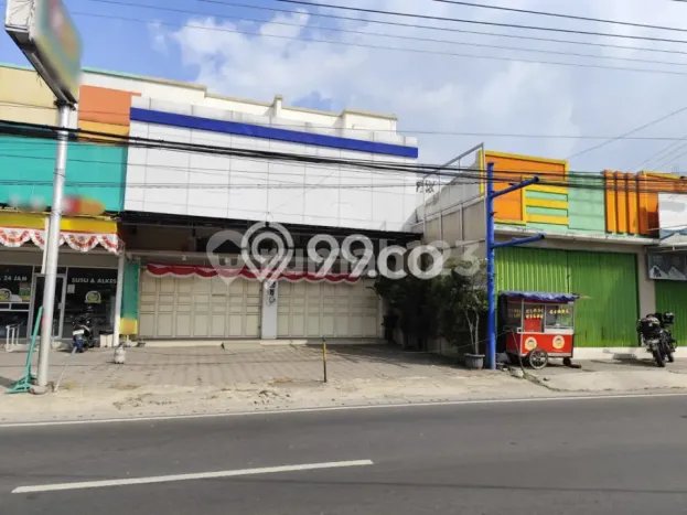 Disewakan Ruko komersial di Gamping luas bangunan 390m2 Disewakan Ruko komersial di Gamping luas bangunan 390m2