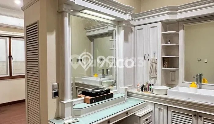 For Sale! Premium House LT 333m2 Desain Modern di Permata Buana For Sale! Premium House LT 333m2 Desain Modern di Permata Buana