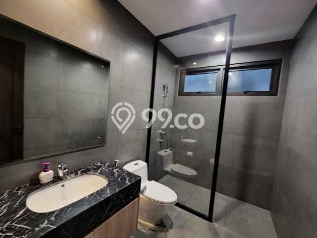Rumah Luxury Modern Tanpa Renovasi di Tb Simatupang Jakarta Selatan Rumah Luxury Modern Tanpa Renovasi di Tb Simatupang Jakarta Selatan