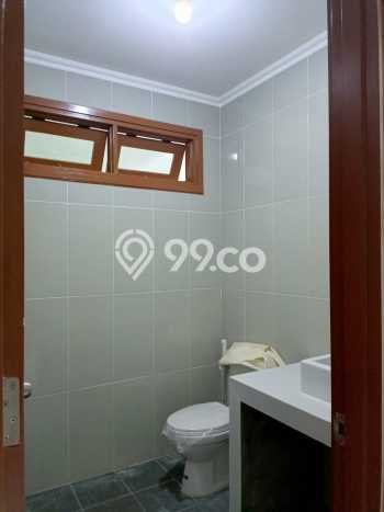 For Sale! Luxury House LT 240m2 Desain Elegan di Cinere For Sale! Luxury House LT 240m2 Desain Elegan di Cinere