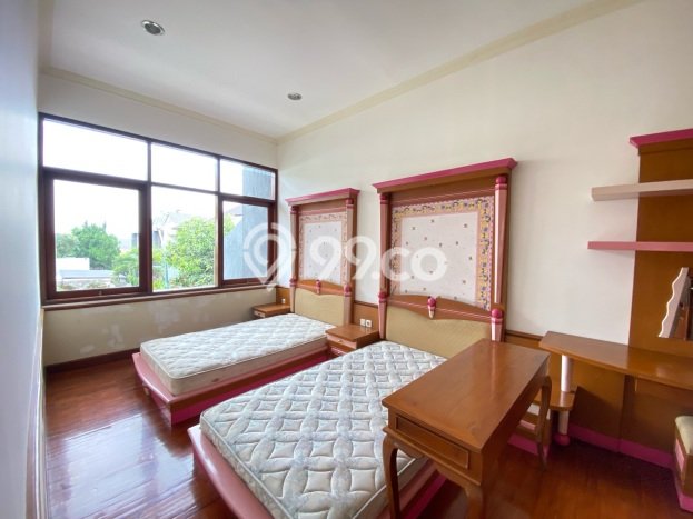 Disewakan! Rumah 3 Kamar Tidur &
3 Kamar Mandi di Setra Duta, Bandung Disewakan! Rumah 3 Kamar Tidur &
3 Kamar Mandi di Setra Duta, Bandung