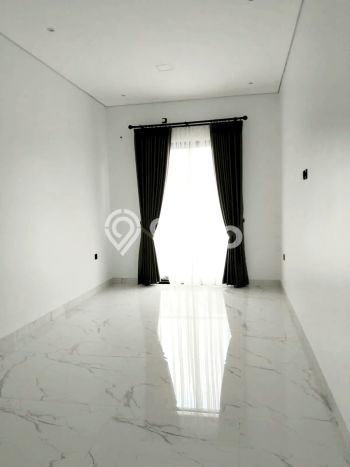 Disewakan! Rumah 4 Kamar Tidur &
3 Kamar Mandi di BSD City, Tangerang Disewakan! Rumah 4 Kamar Tidur &
3 Kamar Mandi di BSD City, Tangerang