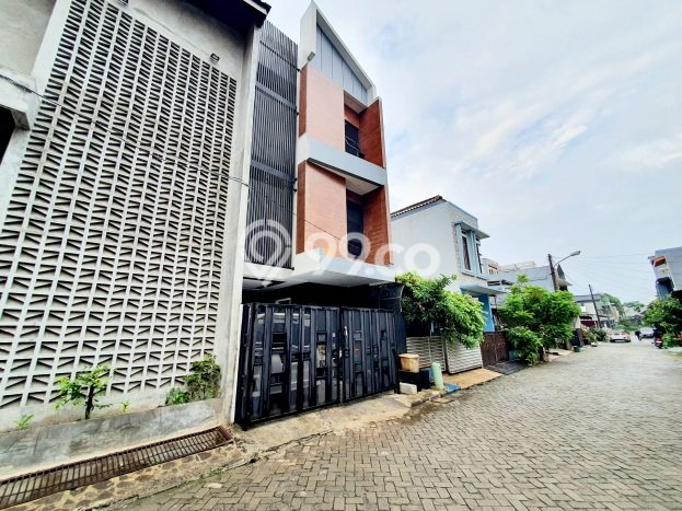 Dijual Rumah Strategis Bagus Punya 5 KT di Ciputat Tangerang Selatan SHM Dijual Rumah Strategis Bagus Punya 5 KT di Ciputat Tangerang Selatan SHM