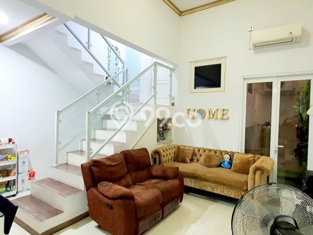 Dijual Rumah Strategis Bagus Punya 5 KT di Ciputat Tangerang Selatan SHM Dijual Rumah Strategis Bagus Punya 5 KT di Ciputat Tangerang Selatan SHM