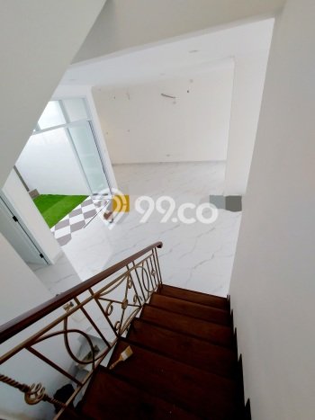 Rumah Mewah LB 220m2 Siap Pakai Desain Elegan di Bintaro, Tangerang Selatan Rumah Mewah LB 220m2 Siap Pakai Desain Elegan di Bintaro, Tangerang Selatan