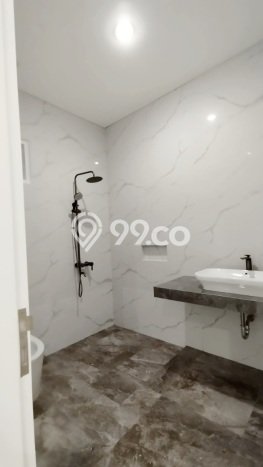 Rumah Elit LB 422m2 Siap Huni Desain Elegan di Bintaro, Tangerang Selatan Rumah Elit LB 422m2 Siap Huni Desain Elegan di Bintaro, Tangerang Selatan