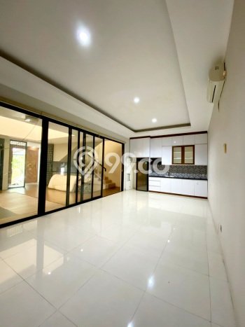 Hunian Mewah LB 250m2 Siap Pakai Desain Elegan di Sektor 9-Bintaro, Tangerang Selatan Hunian Mewah LB 250m2 Siap Pakai Desain Elegan di Sektor 9-Bintaro, Tangerang Selatan