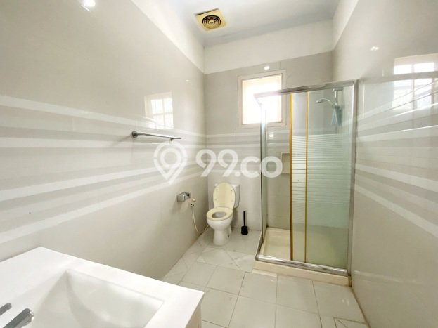 Rumah Luxury Modern Siap Huni di Bintaro Tangerang Selatan Rumah Luxury Modern Siap Huni di Bintaro Tangerang Selatan