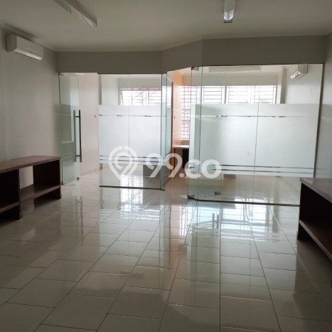 Ruko Bagus Dijual LB 240m2 Lokasi Strategis Jakarta Barat Area Cocok untuk Bisnis Ruko Bagus Dijual LB 240m2 Lokasi Strategis Jakarta Barat Area Cocok untuk Bisnis