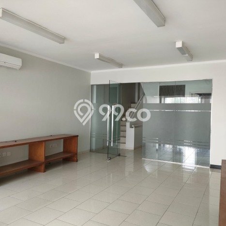 Ruko Bagus Dijual LB 240m2 Lokasi Strategis Jakarta Barat Area Cocok untuk Bisnis Ruko Bagus Dijual LB 240m2 Lokasi Strategis Jakarta Barat Area Cocok untuk Bisnis