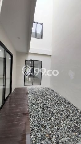 Rumah Elit LB 265m2 Siap Huni Desain Elegan di BSD Giri Loka, Tangerang Rumah Elit LB 265m2 Siap Huni Desain Elegan di BSD Giri Loka, Tangerang
