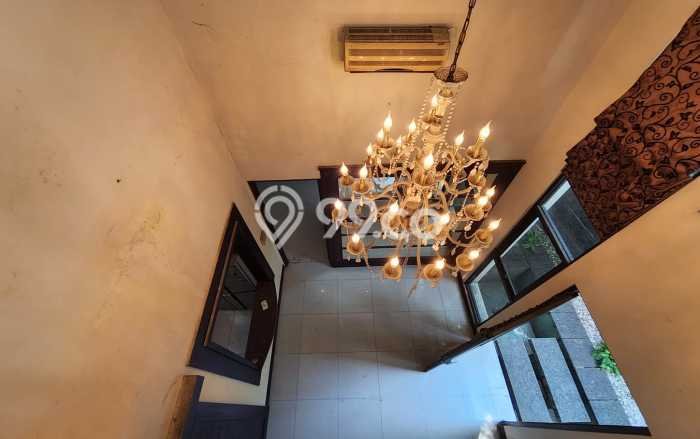 Jual Rumah Mewah Elegan Dengan View Eksklusif di Bintaro, Tangerang Selatan Jual Rumah Mewah Elegan Dengan View Eksklusif di Bintaro, Tangerang Selatan