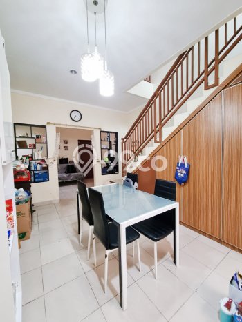 Rumah Luas Asri 4 KT Siap Huni di Graha Raya Tangerang Selatan Rumah Luas Asri 4 KT Siap Huni di Graha Raya Tangerang Selatan