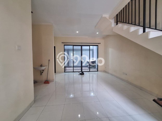Jual Rumah Mewah Elegan Dengan View Eksklusif di Bintaro, Tangerang Selatan Jual Rumah Mewah Elegan Dengan View Eksklusif di Bintaro, Tangerang Selatan