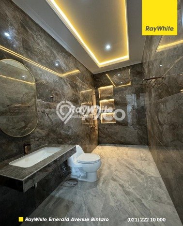 Jual Rumah Mewah Megah Dengan View Eksklusif di Pondok Indah, Jakarta Selatan Jual Rumah Mewah Megah Dengan View Eksklusif di Pondok Indah, Jakarta Selatan