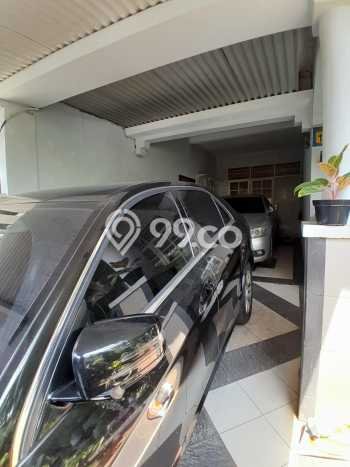 Rumah Luxury Modern Siap Huni di Bintaro Tangerang Selatan Rumah Luxury Modern Siap Huni di Bintaro Tangerang Selatan