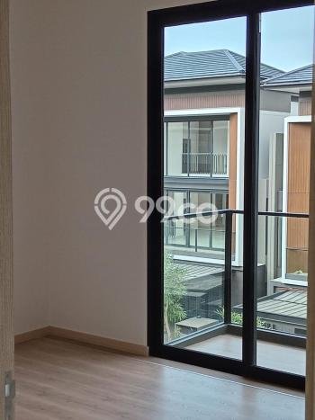 Siap Huni Hunian Elit 5 Kamar di BSD Dekat ke Mana Pun Siap Huni Hunian Elit 5 Kamar di BSD Dekat ke Mana Pun