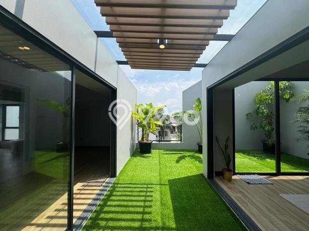 Jual Rumah Luas Elegan Dengan View Eksklusif di BSD, Tangerang Jual Rumah Luas Elegan Dengan View Eksklusif di BSD, Tangerang