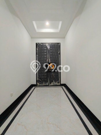 Rumah Modern Minimalis 4 Kamar Siap Huni di Ciracas Rumah Modern Minimalis 4 Kamar Siap Huni di Ciracas