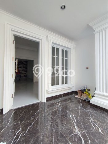 Rumah Elit Modern Tanpa Renovasi di Meruya Jakarta Barat Rumah Elit Modern Tanpa Renovasi di Meruya Jakarta Barat