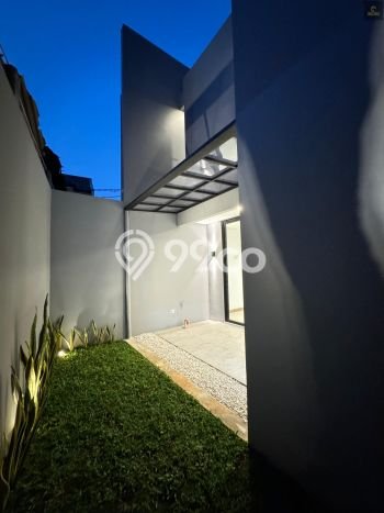 Rumah Strategis Minimalis Lb 108m2 di Ciputat Timur, Tangerang Selatan Rumah Strategis Minimalis Lb 108m2 di Ciputat Timur, Tangerang Selatan