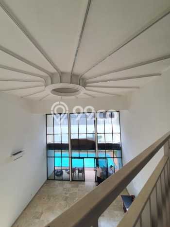 Hunian Mewah LB 950m2 Siap Pakai Desain Elegan di Kemang, Jakarta Selatan Hunian Mewah LB 950m2 Siap Pakai Desain Elegan di Kemang, Jakarta Selatan