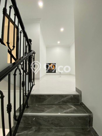 Rumah Minimalis 5 KT di Cibubur Jakarta Timur Unfurnished Rumah Minimalis 5 KT di Cibubur Jakarta Timur Unfurnished
