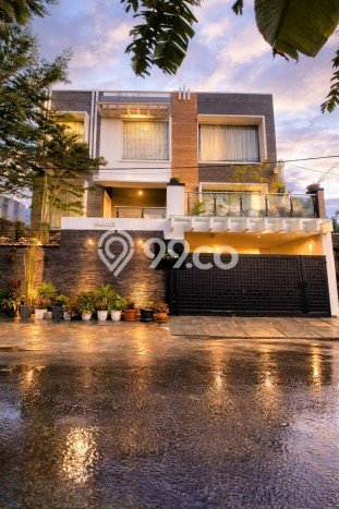 For Sale! Luxury House LT 206m2 Desain Elegan di Pondok Kelapa For Sale! Luxury House LT 206m2 Desain Elegan di Pondok Kelapa