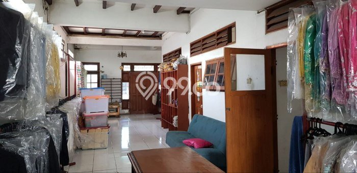 Rumah Eksklusif Siap Huni LT 161m2 di Matraman, Jakarta Timur Rumah Eksklusif Siap Huni LT 161m2 di Matraman, Jakarta Timur