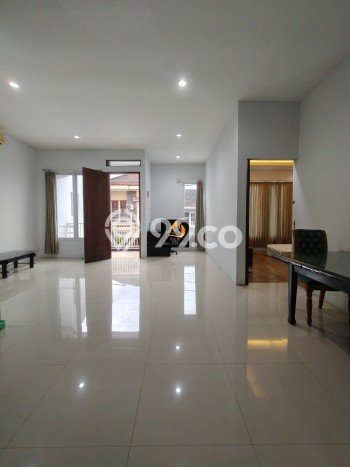 Hunian Mewah LB 200m2 Siap Huni Desain Elegan di Rawamangun, Jakarta Timur Hunian Mewah LB 200m2 Siap Huni Desain Elegan di Rawamangun, Jakarta Timur