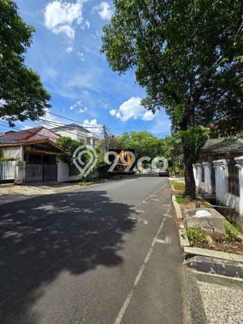 Hunian Elit LB 210m2 Siap Pakai Desain Elegan di Klender, Jakarta Timur Hunian Elit LB 210m2 Siap Pakai Desain Elegan di Klender, Jakarta Timur