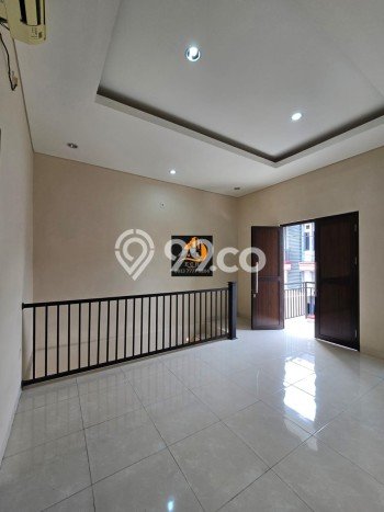 Rumah Mewah LB 110m2 Siap Pakai Desain Elegan di Kayu Putih, Jakarta Timur Rumah Mewah LB 110m2 Siap Pakai Desain Elegan di Kayu Putih, Jakarta Timur