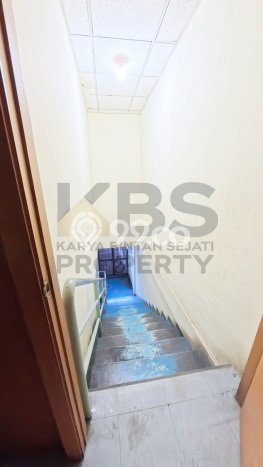 Gudang Disewa di Batam dengan LB 2160m2 Area Komersial Ramai Gudang Disewa di Batam dengan LB 2160m2 Area Komersial Ramai
