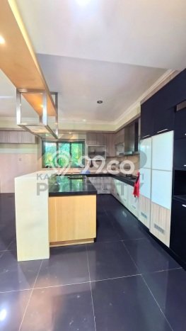 LIMITED OFFER! Rumah Premium area Batam Centre, LT 317m2m² Bangunan 400m2m² LIMITED OFFER! Rumah Premium area Batam Centre, LT 317m2m² Bangunan 400m2m²