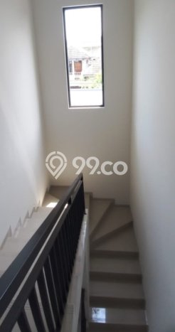 Rumah 4 KT 4 KM Luas Tanah 117m², LB 120m² di Manyar, Surabaya Rumah 4 KT 4 KM Luas Tanah 117m², LB 120m² di Manyar, Surabaya