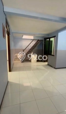 Rumah Modern 8 KT di Wonorejo Surabaya Unfurnished Rumah Modern 8 KT di Wonorejo Surabaya Unfurnished