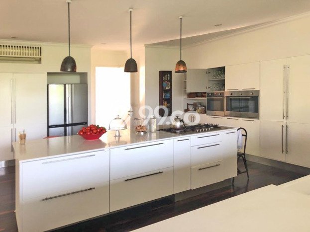Ready to Use! Luxury House LT 2834m2 Desain Modern di Ketewel Ready to Use! Luxury House LT 2834m2 Desain Modern di Ketewel