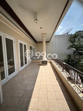 Sewa Rumah Strategis LT 533m2 / LB 545m2 di Pondok Indah, Jakarta Selatan Sewa Rumah Strategis LT 533m2 / LB 545m2 di Pondok Indah, Jakarta Selatan