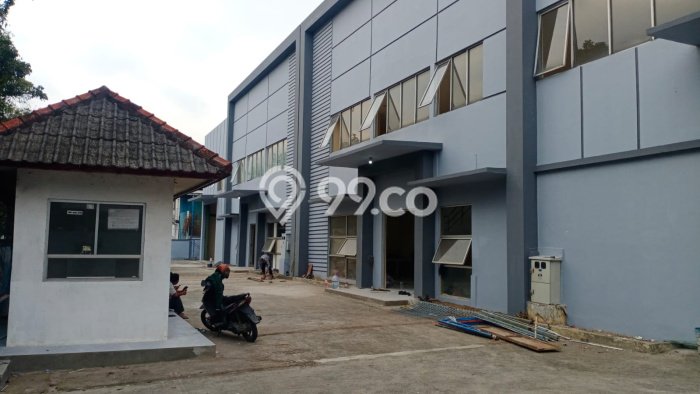 Unit Gudang Disewakan di Cikarang di Area Ramai & Strategis Unit Gudang Disewakan di Cikarang di Area Ramai & Strategis