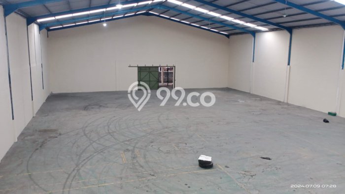 Unit Gudang Disewakan di Cikarang di Area Ramai & Strategis Unit Gudang Disewakan di Cikarang di Area Ramai & Strategis