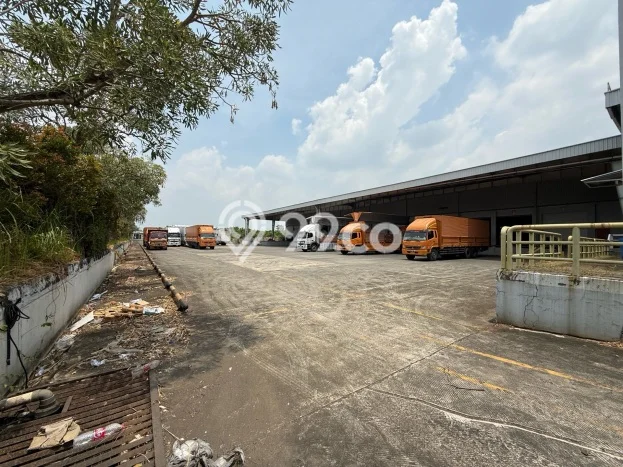 Unit Gudang Disewakan di Jababeka di Area Ramai & Strategis Unit Gudang Disewakan di Jababeka di Area Ramai & Strategis