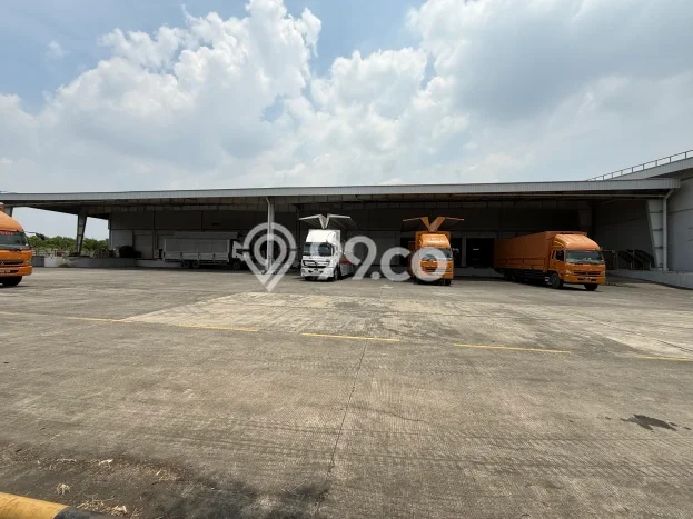 Unit Gudang Disewakan di Jababeka di Area Ramai & Strategis Unit Gudang Disewakan di Jababeka di Area Ramai & Strategis