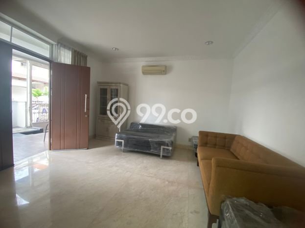 Disewakan Cepat Rumah Kondisi Baik di Area Kebayoran Baru, Jakarta Selatan Disewakan Cepat Rumah Kondisi Baik di Area Kebayoran Baru, Jakarta Selatan